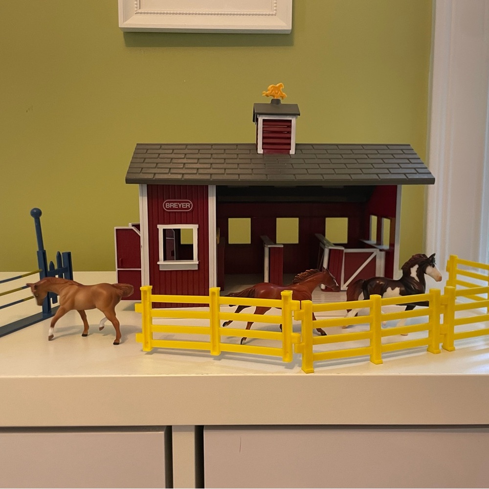 Breyer Red Stable